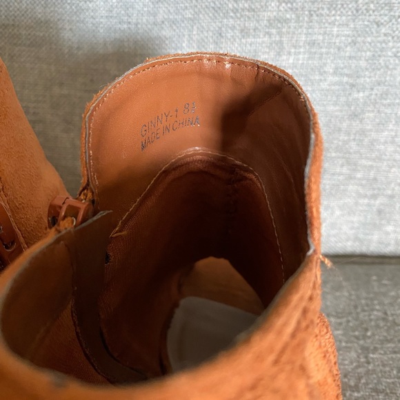 Spirit Moda “Ginny” booties - Picture 4 of 6